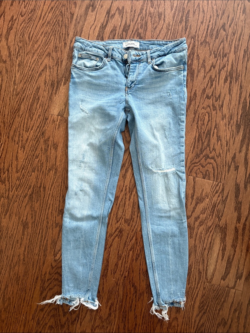 Zara Light Wash Women's Distressed Skinny Jeans